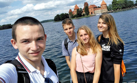 Котлети по-київськи і тиша у коридорах: чим здивувала торецьких школярів литовська гімназія