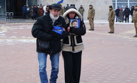 У Південноукраїнську попрощалися з 37-річним солдатом Антоном Дорощенком
