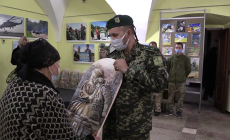 В Умані вручили 14 ікон пам'яті родинам загиблих героїв-воїнів