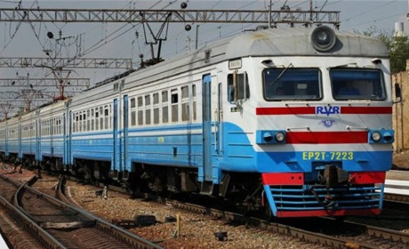 В Україні відновлюють роботу залізниці