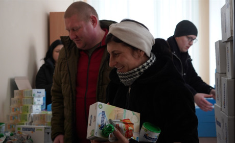 Пюре та чіпси наймолодшим. У Городок надійшла гуманітарна допомога із Німеччини