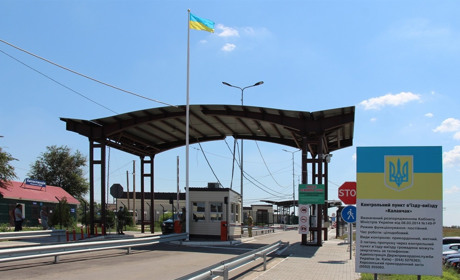 Влітку 2020 року до Криму їздили в 7 разів менше людей, аніж минулоріч. Яким був сезон?