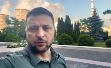 Президент Зеленський подякував всім жителям Рівненщини, хто тримає оборону. Він був на РАЕС