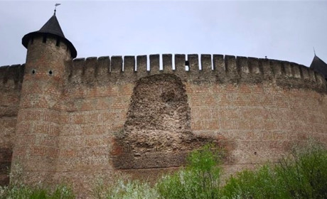 У Хотинській фортеці обвалилася стіна: чи вдасться зупинити подальше руйнування стародавньої споруди