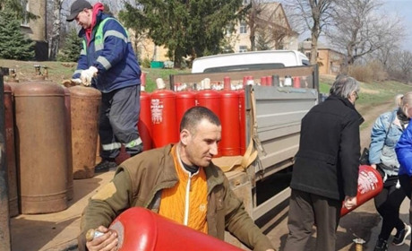 Допомога в умовах війни: жителі Великобурлуччини отримали скраплений газ
