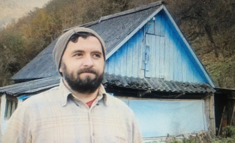 Перекрили церкву, а тепер зводять хату: Тарас Бровді ініціював будівництво дому для потребуючого