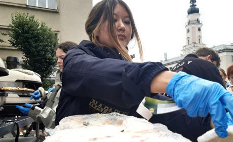 “Siobhans Trust” роздавали піцу у Дрогобичі: як це відбувалось