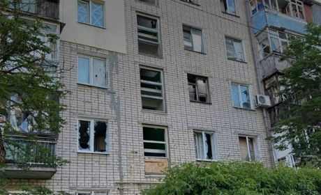 На Херсонщині через ворожі обстріли пошкоджені житлові будинки та медичний заклад