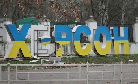 Окупанти зранку обстріляли Антонівку: поранена жінка