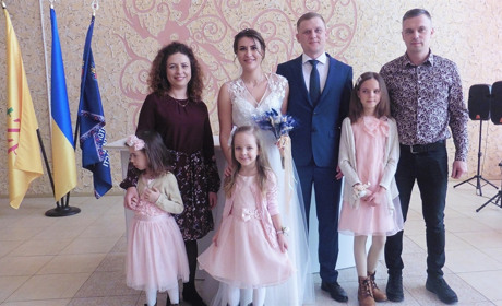 После проверки временем и расстоянием пора в ЗАГС: истории молодоженов, заключивших брак 20.02.2020