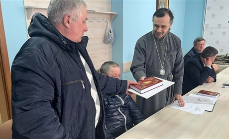 На Кременеччині до Православної Церкви України перейшли ще дві громади