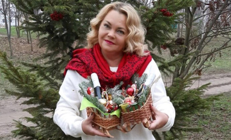Переяславка Лариса Павленко створює смачні букети