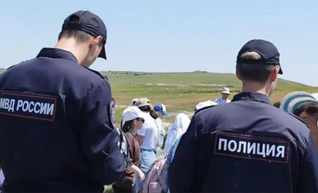 Перед днем кримськотатарського прапора окупанти в Криму оштрафували за прапор кримських татар