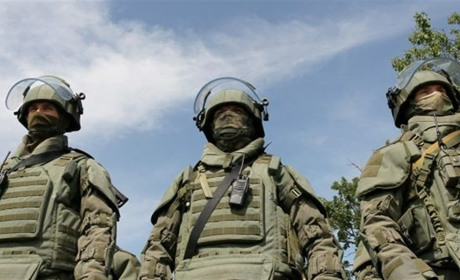 Окупанти заявили про "відведення" військ з Каховки