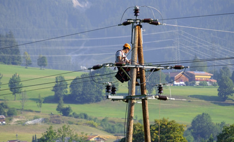 У Сватовому 23 квітня не буде світла на двох вулицях
