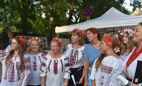 Від аристократки до волонтерки: як румунська принцеса Бріана Караджі підтримує Україну