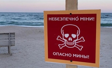 Початок курортного сезону на Херсонщині відкладається – колаборант Стремоусов