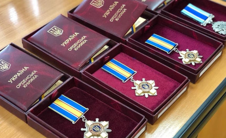 У Сарнах рідні Героїв отримали нагороди полеглих захисників