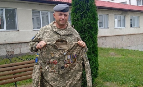 Військовий із Кременця, який хотів продати свої нагороди, зібрав необхідну суму на чотири авто
