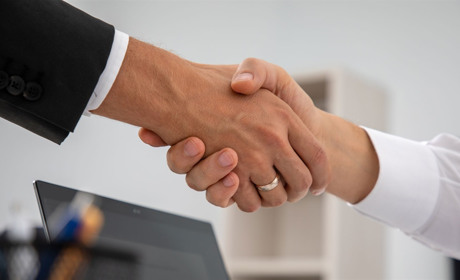 Центр допомоги херсонцям “Вільні разом” у Миколаєві інформує про безкоштовну юридичну допомогу