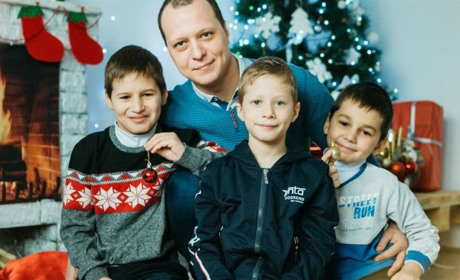Історія учасника АТО з Біляївки: чоловік сам виховує трьох синів. За них йому довелося поборотися