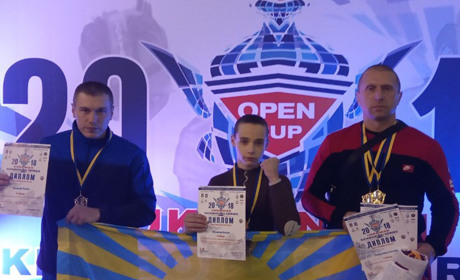 Кікбоксери привезли медалі з Києва