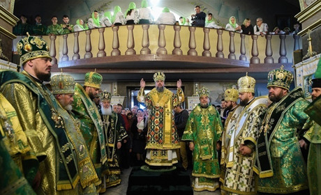Митрополит Епіфаній освятив іконостас та молився за Україну у храмі на Кременеччині