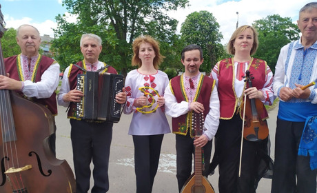 У Старокостянтинові звучала музика: так ансамбль відзначив ювілей