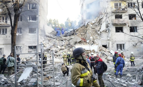 У Києві 15 загиблих та 114 поранених через російську атаку: під вогнем опинилися 27 локацій