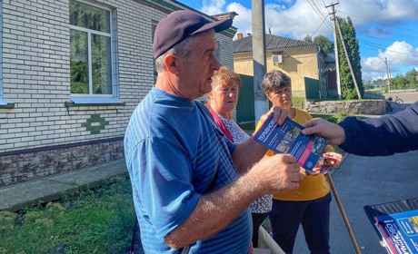 Рятувальники Глухівщини проінформували жителів Берези про запобігання пожежам