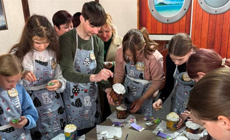У Старокостянтинові провели Великодні майстер-класи для дітей військових