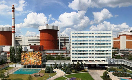 Обов’язкова вакцинація від COVID-19 працівників окремих професій є законною. Перелік розширено
