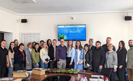 У Славуті підбили перші підсумки проєкту з вирощування мікрозелені