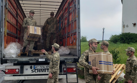 До Чорткова надійшов вантаж гуманітарної допомоги аж зі Швейцарії (+фото)