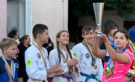 У Біляївському ліцеї №1 відкрили Олімпійський тиждень пам'яті вчителя і захисника Володимира Калмика