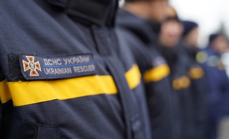 На Черкащині водолази врятували чоловіка, який провалився під кригу
