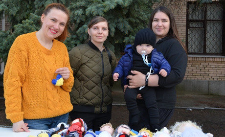 Ярмарок-продаж виробів переяславських майстринь приніс майже 13 тисяч гривень для ЗСУ