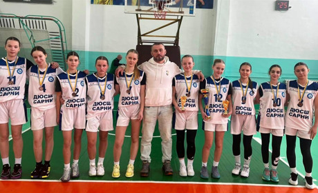 Юні баскетболістки з Сарн виграли бронзу на Всеукраїнських змаганнях