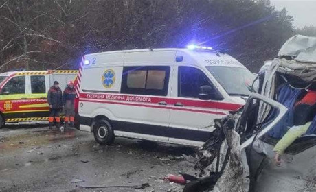 На автодорозі Чернігів-Мена обмежено рух. Там працюють рятувальники, медики та поліцейські