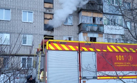 Надзвичайники врятували жінку в Ківшарівці: причини загоряння встановлюються