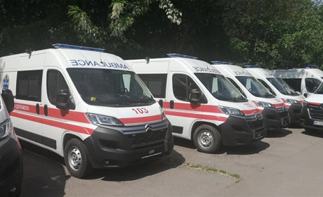 Мелитопольские медики получили новые "скорые". Сколько еще получат машин до конца года?