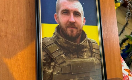 У Херсоні нагороду загиблого воїна вручили матері, позбавленій батьківських прав