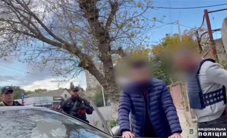 В Одесі затримали стоматолога, безробітного, священнослужителя: "допомагали" призовникам