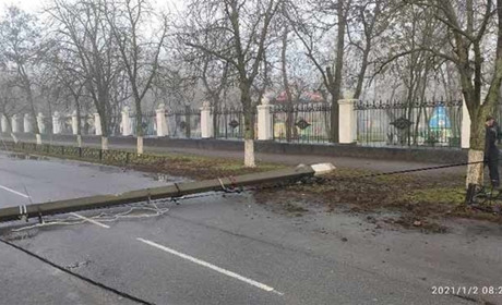 Збив опору, кинув «Ауді» і втік