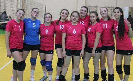 Калинівчанки у рідних стінах стали чемпіонками області