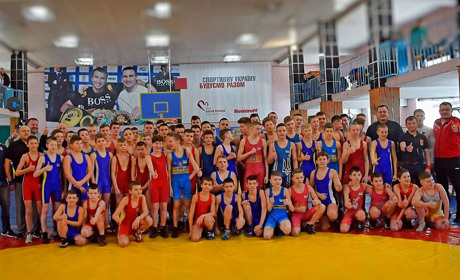 100 спортсменів зі всієї Вінниччини завітали до Жмеринки на обласний чемпіонат з греко-римської 