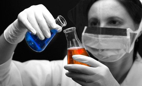 Хвороба не відступає: Україна отримала від Індії 50000 доз лікарського препарату для боротьби з COVI