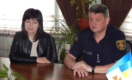 Зв'язківці з Переяслава допомагають відновлювати Бородянку. Там під завалами залишалися живі люди