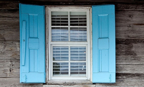 Подружжя зі Сватового ошукали на 10 тисяч гривень: вони заплатили за сім пластикових вікон шахраям