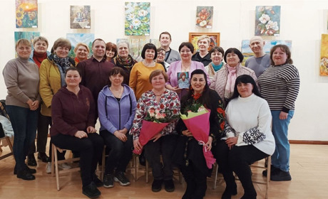 У Переяславі презентували книгу "Фольклопередбачення", яка дасть відповіді про вашу долю